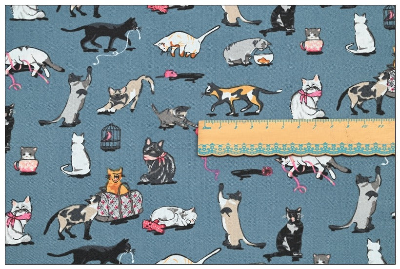 Dog Show_ Cat's Meow! 1 Meter Quality Printed Cotton Fabrics by Yard, Vera Bradley Retired Pattern