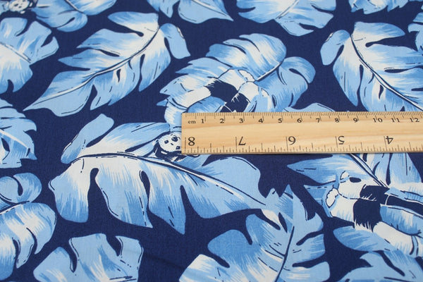 Polar Bear with Icy Leaves! 1 Meter Medium Thickness Cotton Fabric, Fabric by Yard, Yardage Cotton Fabrics for Style Clothes, Bags