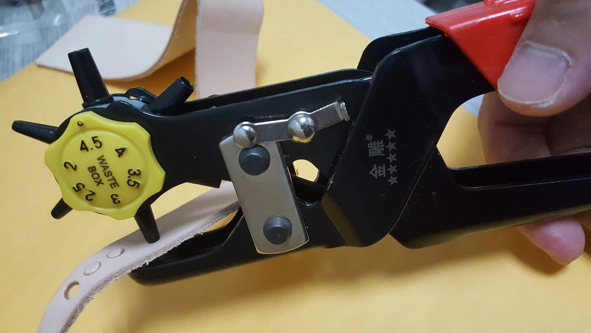 Quick Leather punching Tool, Quick Hole Puncher, Hole Punching Plier, 6 Punchs 2mm,2.5mm, 3mm, 3.5mm, 4mm, 4.5mm - fabrics-top